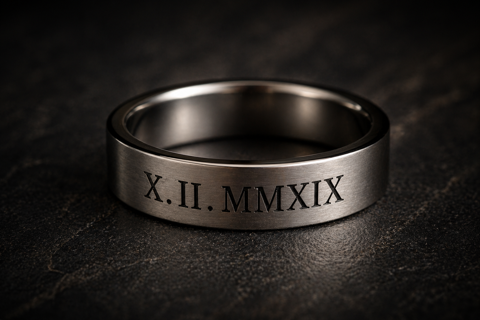 Luxury engraved jewelry
