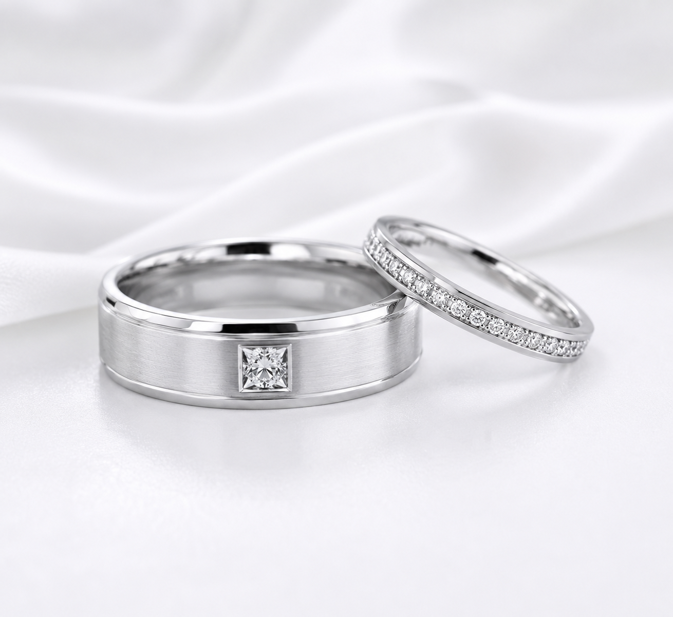 คู่มื่อเลือกเเหวนคู่เเละเเต่งงาน White gold ring