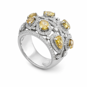 เเหวนเพชรกะรัตเเฟนซี fancy carat diamond ring